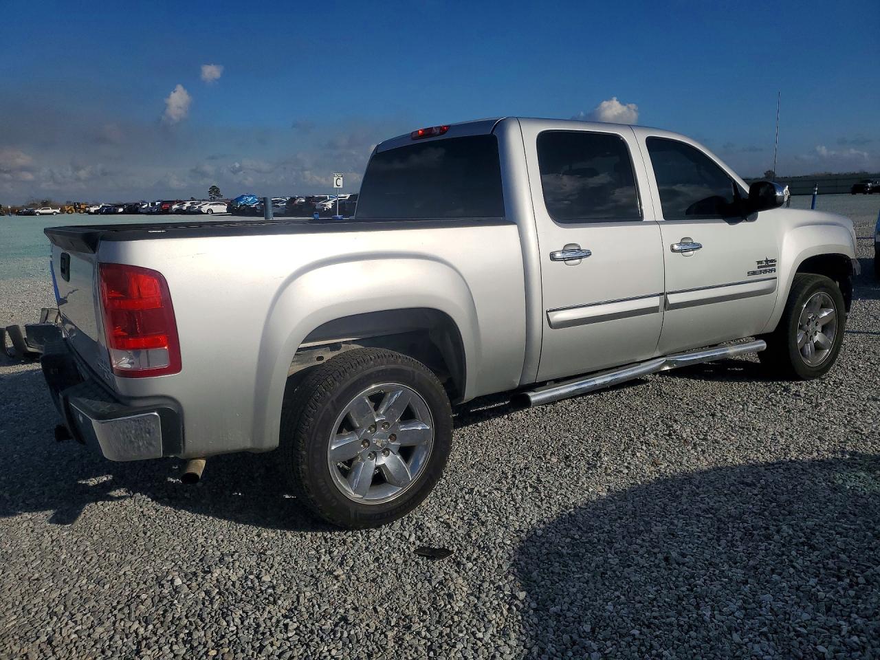 2012 GMC SIERRA C1500 SLE photo 5