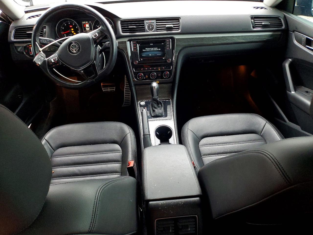2017 VOLKSWAGEN PASSAT SEL PREMIUM photo 22