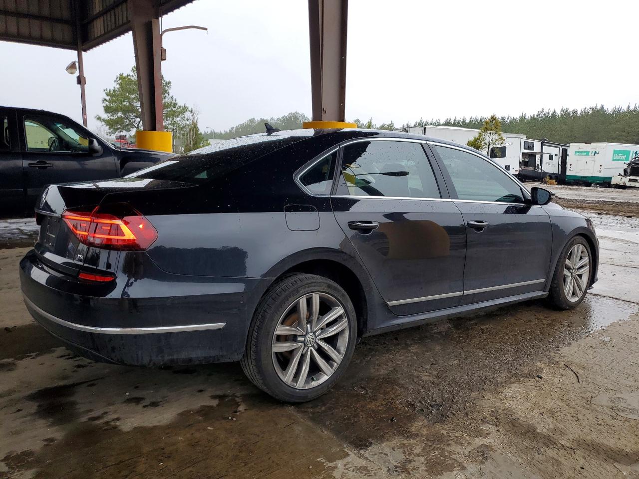 2017 VOLKSWAGEN PASSAT SEL PREMIUM photo 7
