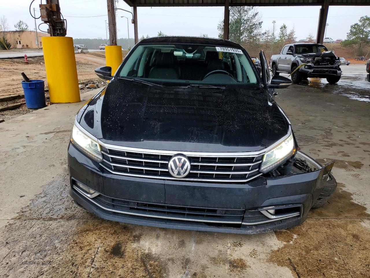 2017 VOLKSWAGEN PASSAT SEL PREMIUM photo 13