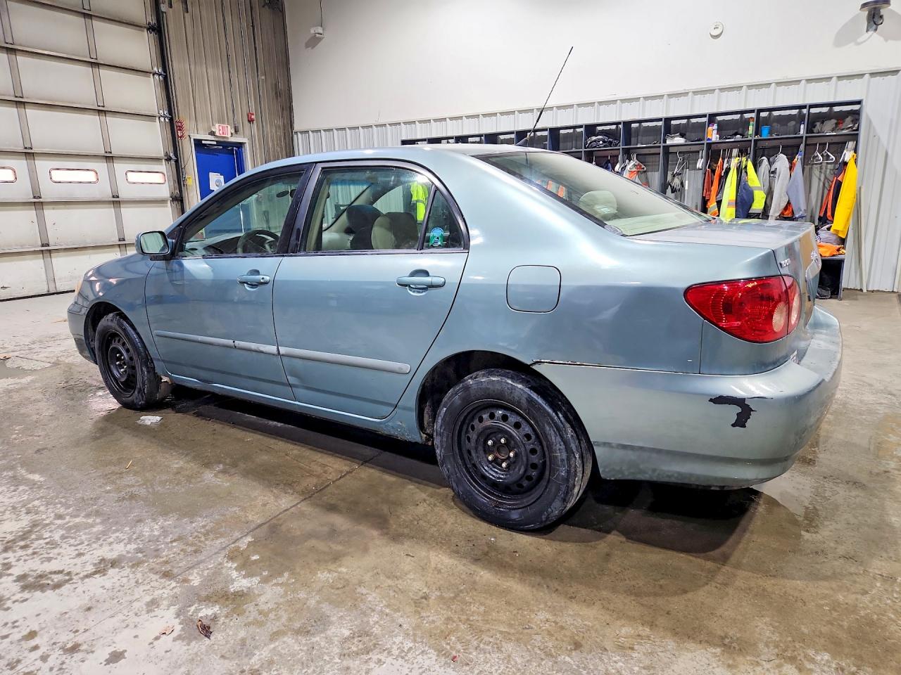 2006 TOYOTA COROLLA LE photo 2