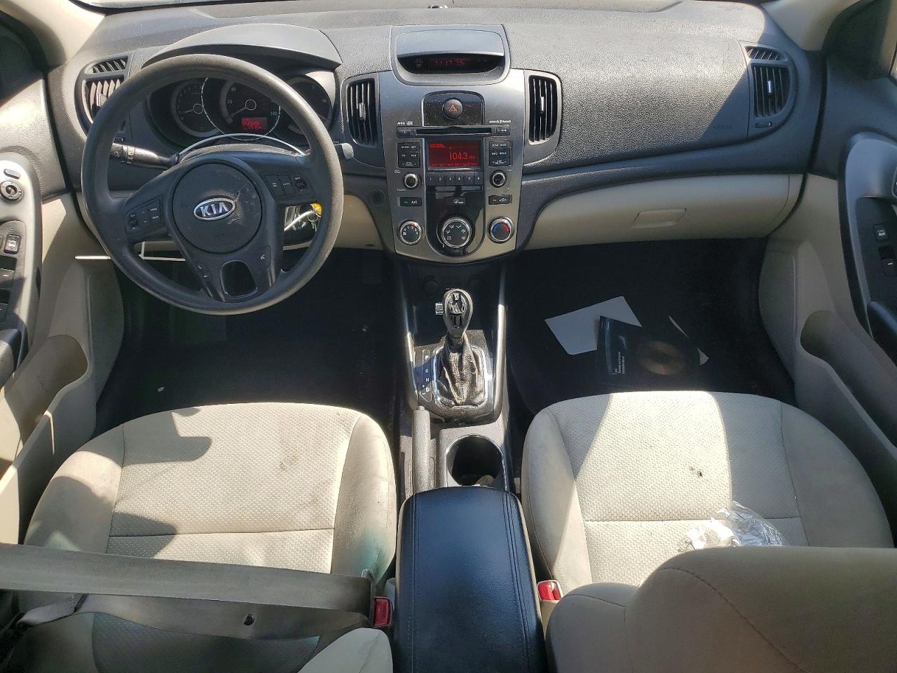 2013 KIA FORTE photo 8