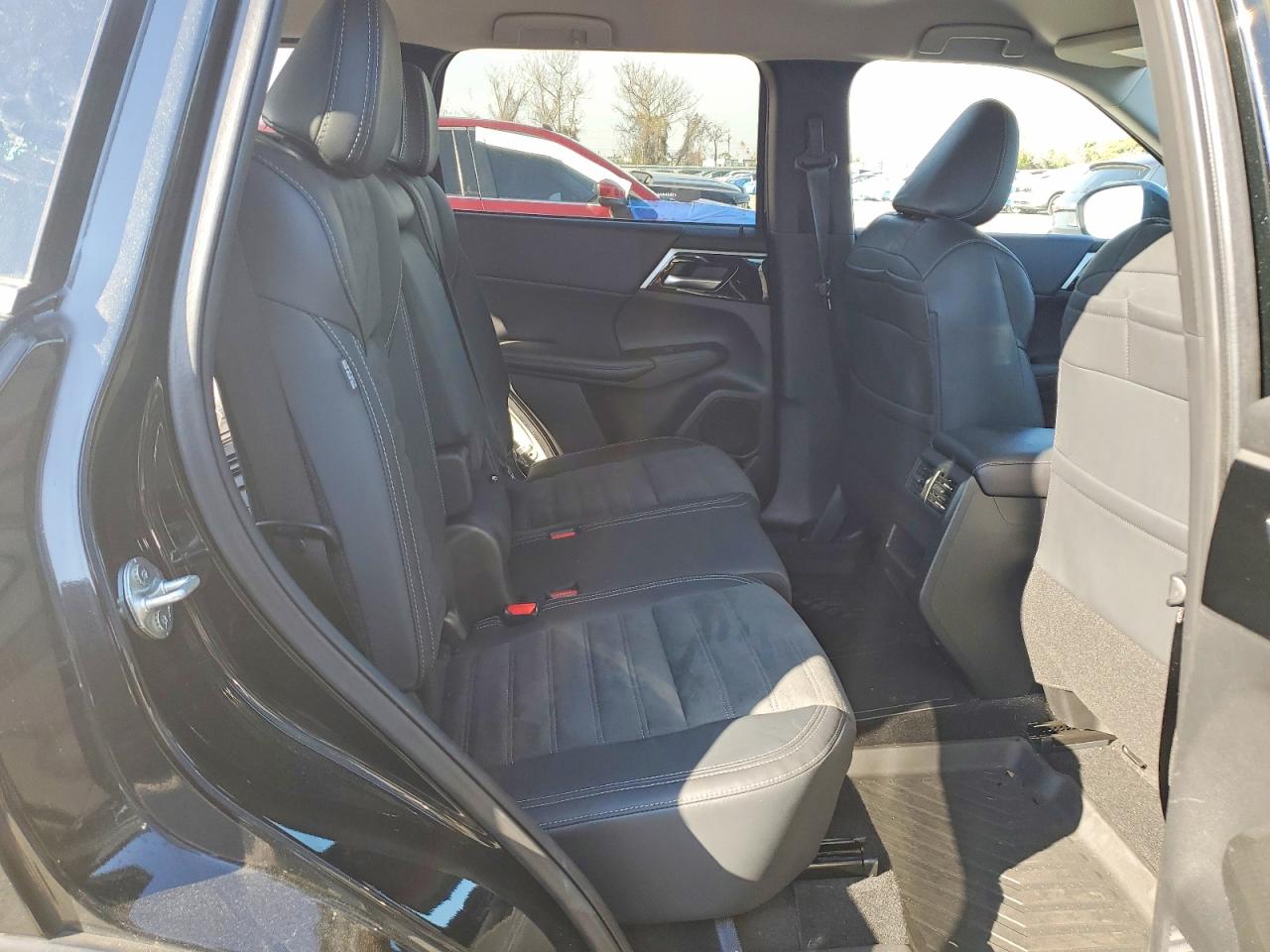 2024 MITSUBISHI OUTLANDER SE photo 11