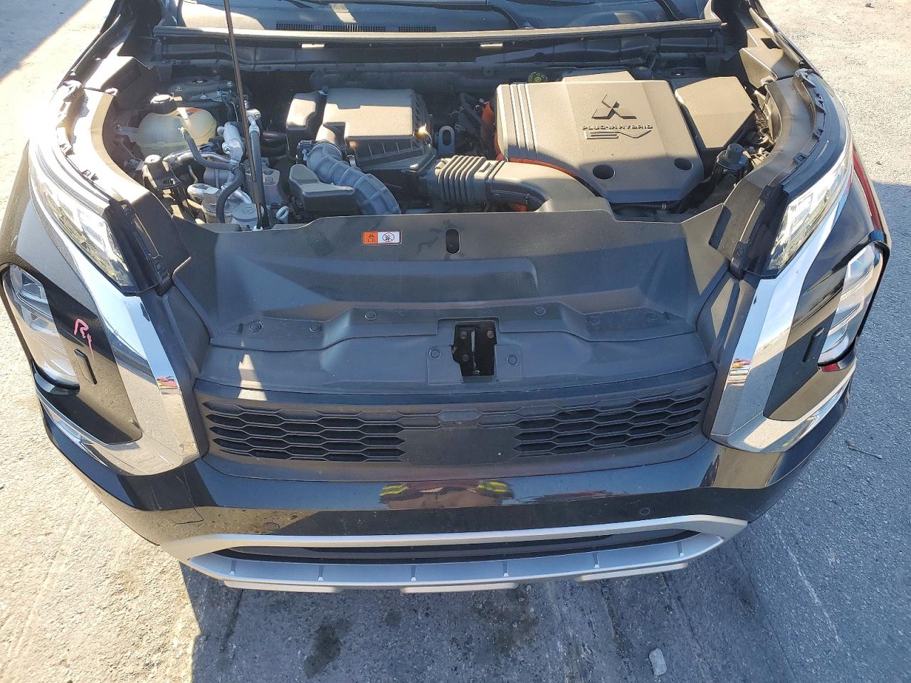 2024 MITSUBISHI OUTLANDER SE photo 12