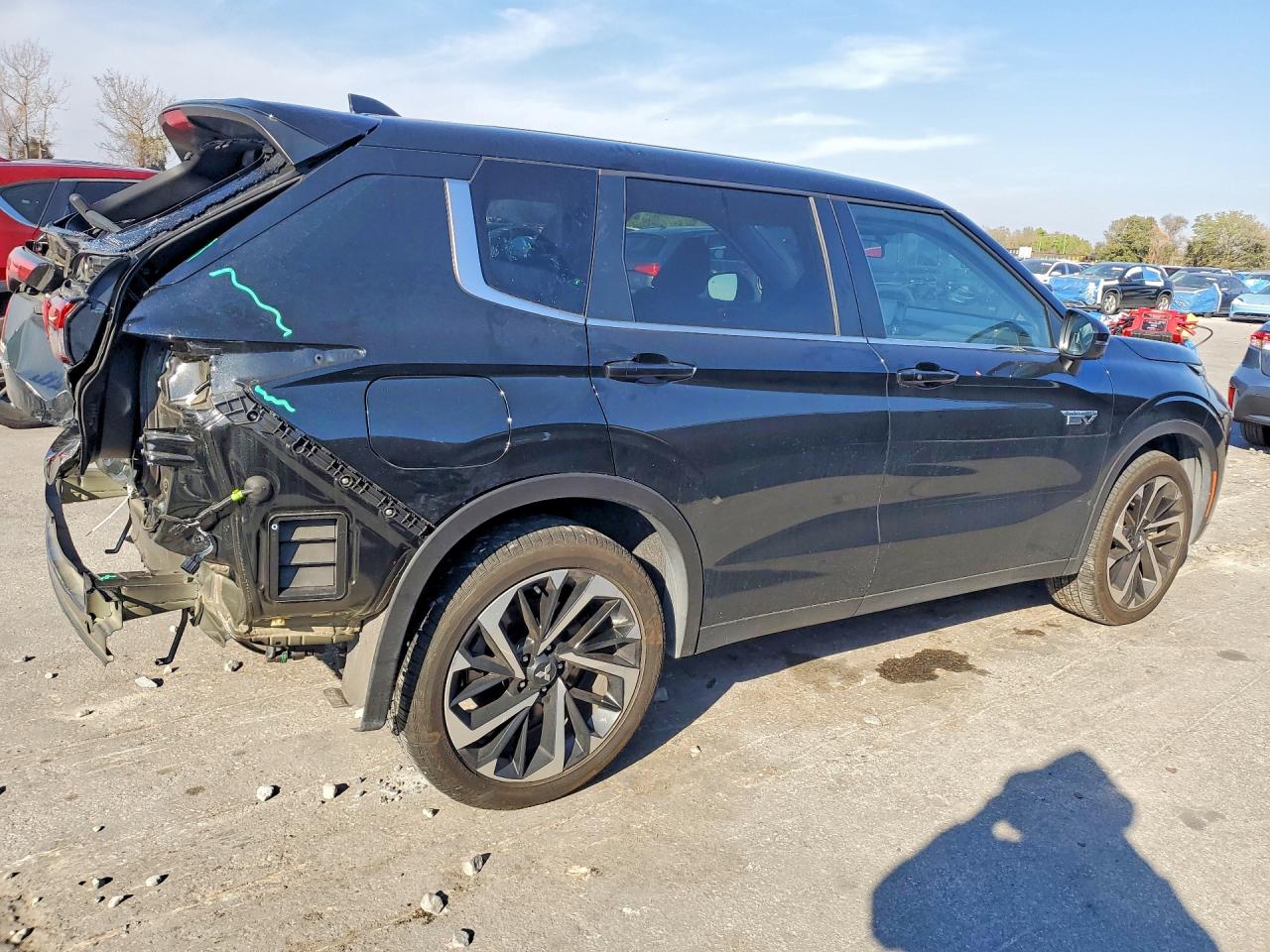 2024 MITSUBISHI OUTLANDER SE photo 3