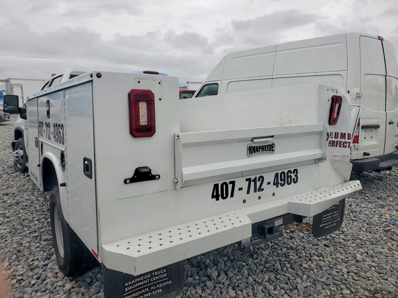 2024 CHEVROLET SILVERADO C3500 photo 11
