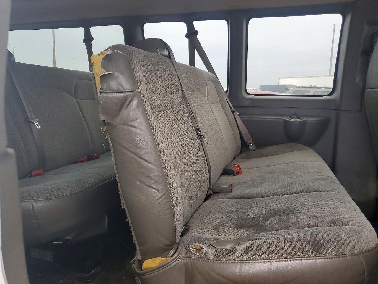 2021 CHEVROLET EXPRESS G3500 LT photo 21