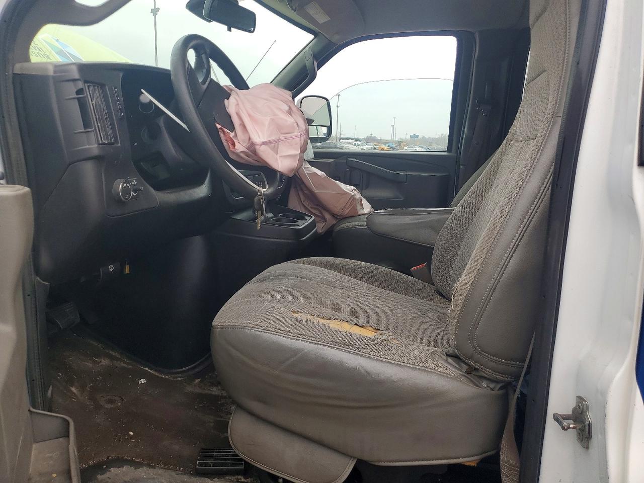 2021 CHEVROLET EXPRESS G3500 LT photo 13