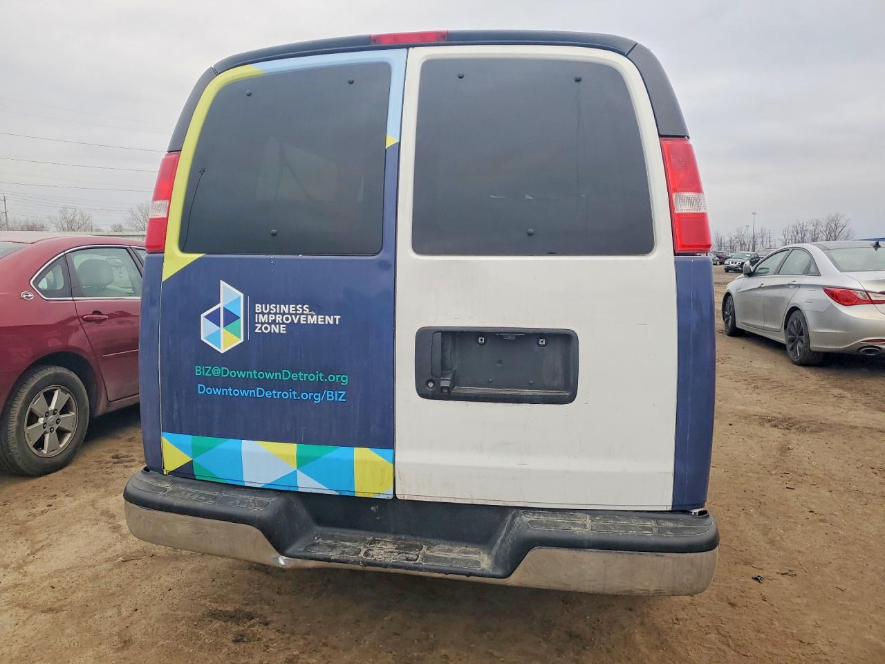 2021 CHEVROLET EXPRESS G3500 LT photo 11
