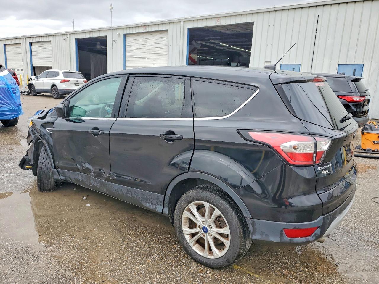 2017 FORD ESCAPE SE photo 3