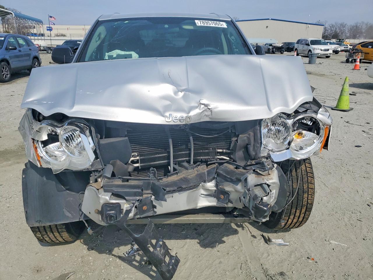 2008 JEEP GRAND CHEROKEE LAREDO photo 5