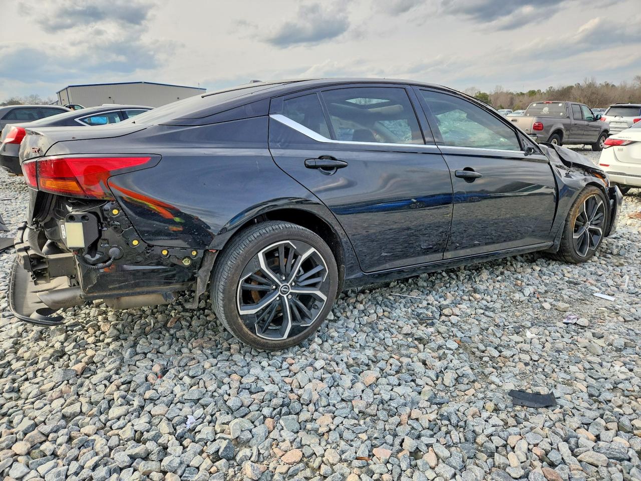 2024 NISSAN ALTIMA 2.5 SR photo 3