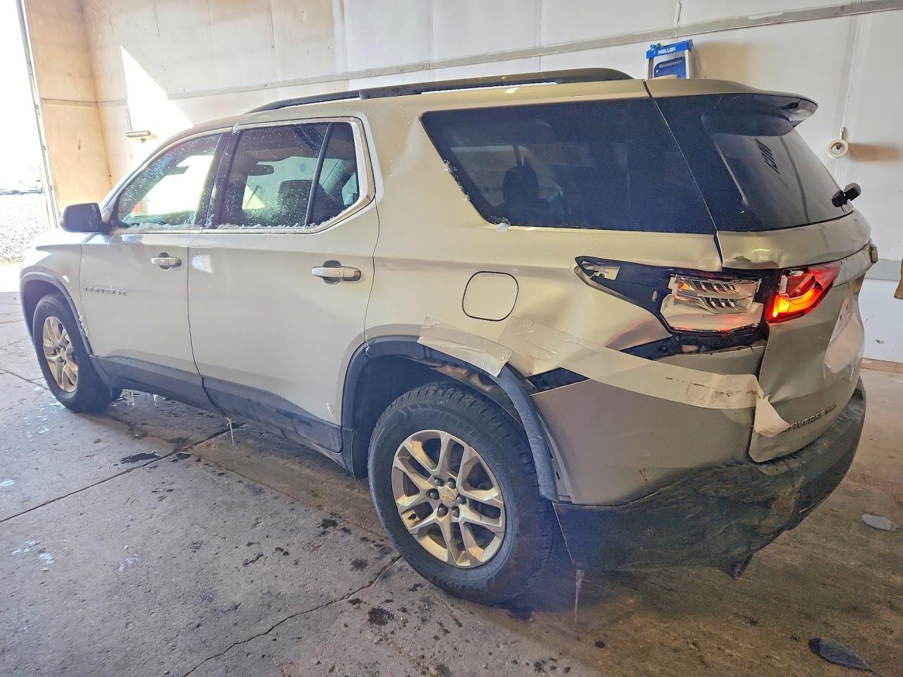 2019 CHEVROLET TRAVERSE LT photo 3