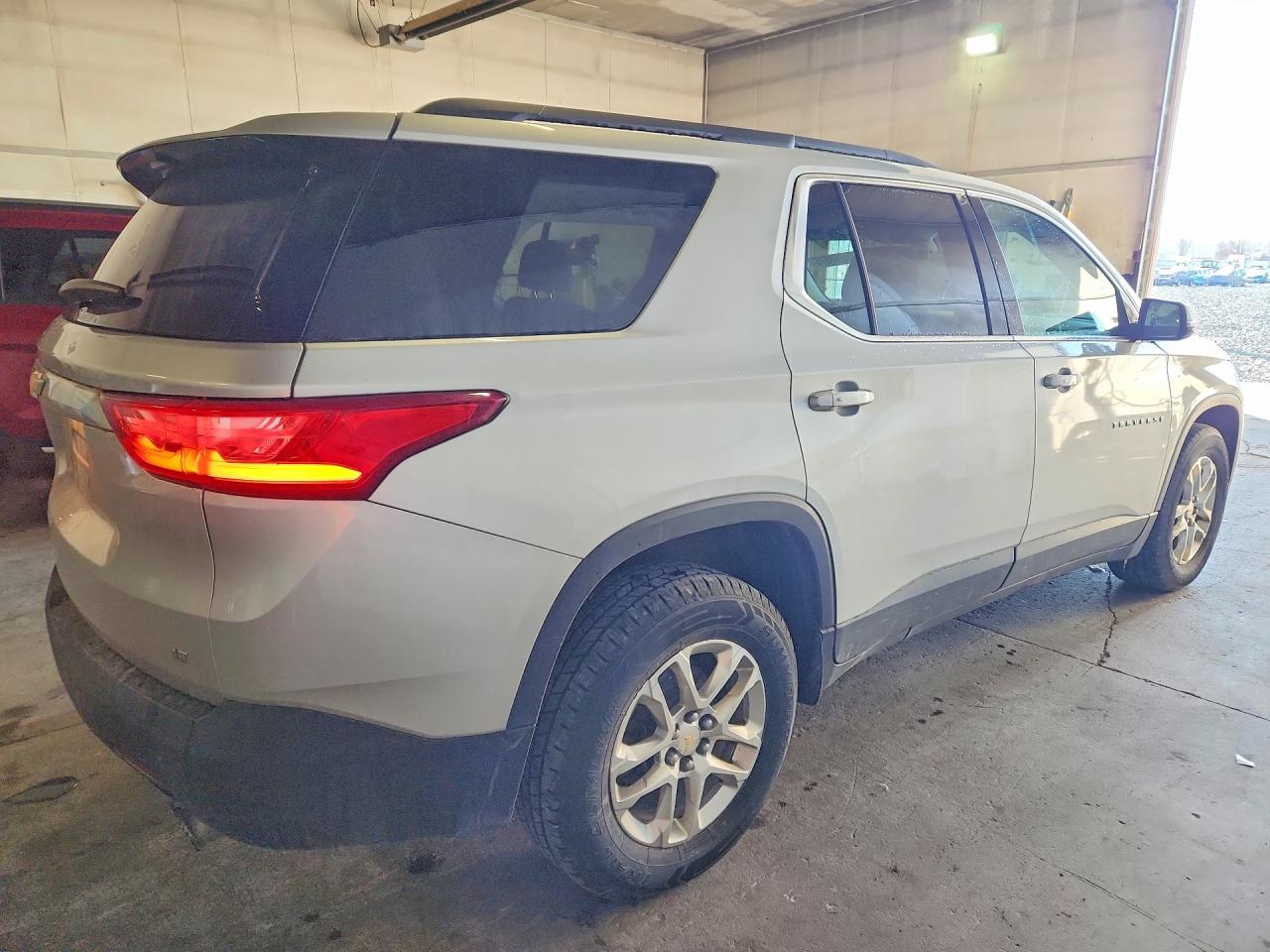 2019 CHEVROLET TRAVERSE LT photo 5