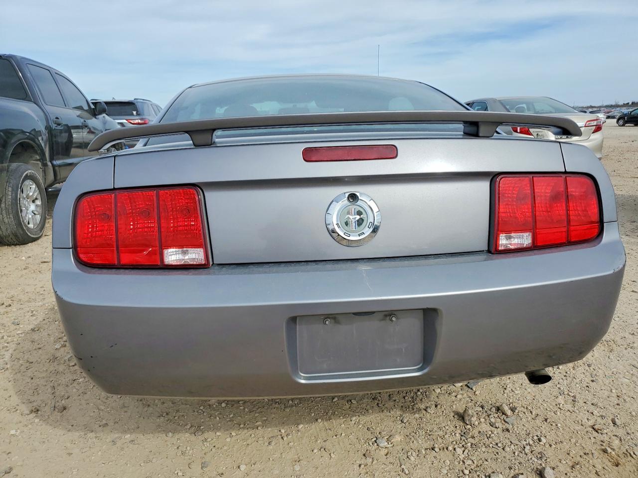 2006 FORD MUSTANG photo 11