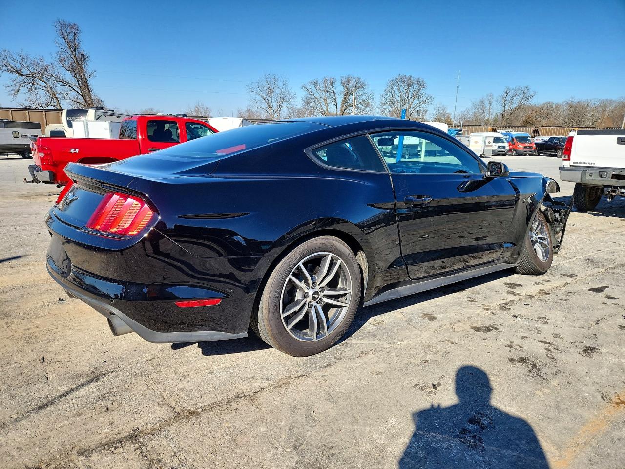 2017 FORD MUSTANG photo 3
