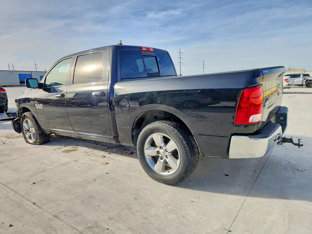 2016 RAM 1500 SLT photo 3