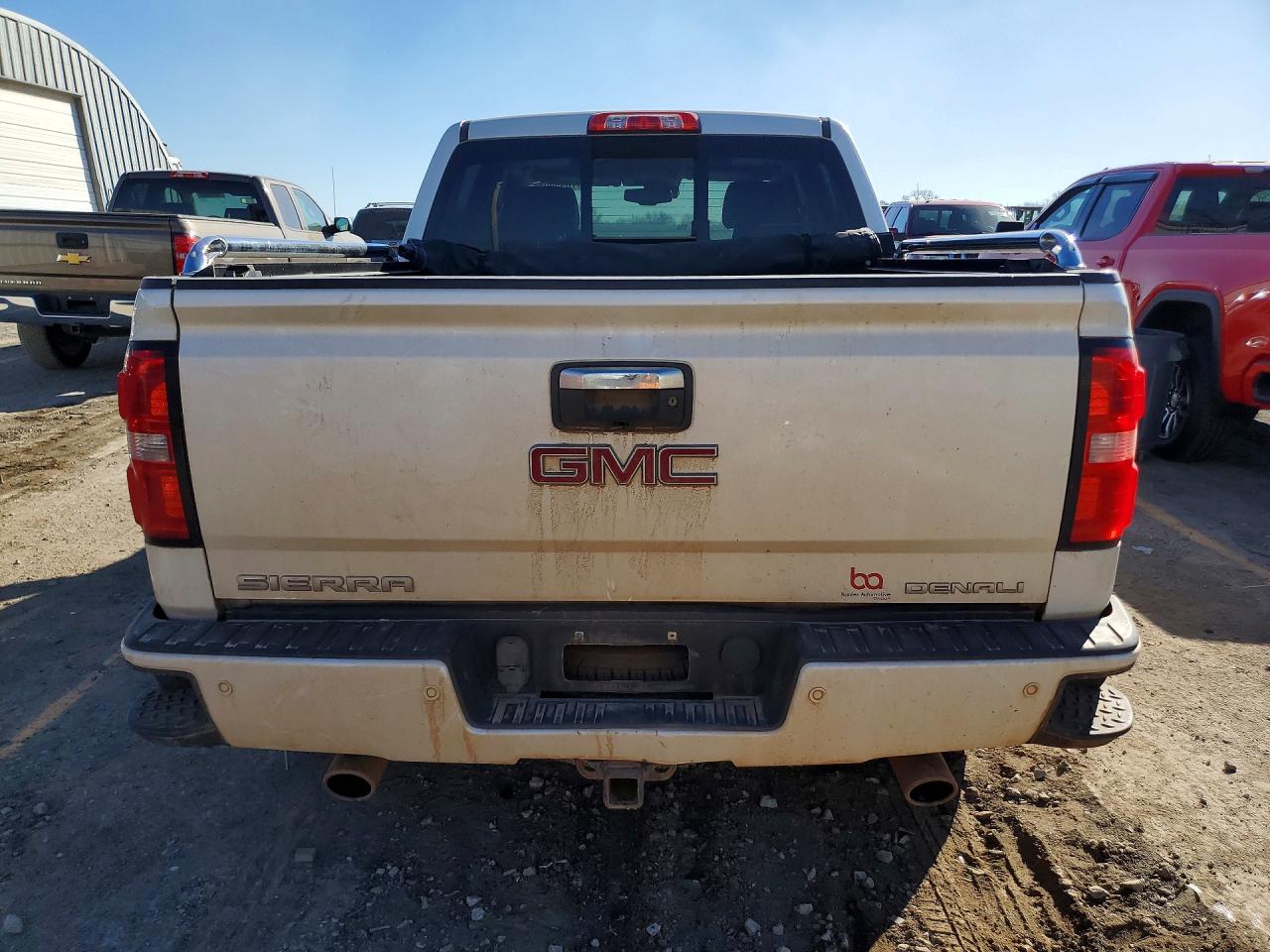 2015 GMC SIERRA K1500 DENALI photo 6