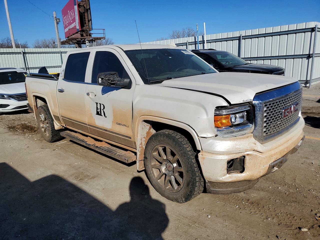 2015 GMC SIERRA K1500 DENALI photo 4