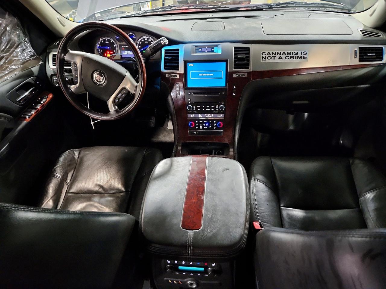 2010 CADILLAC ESCALADE photo 8