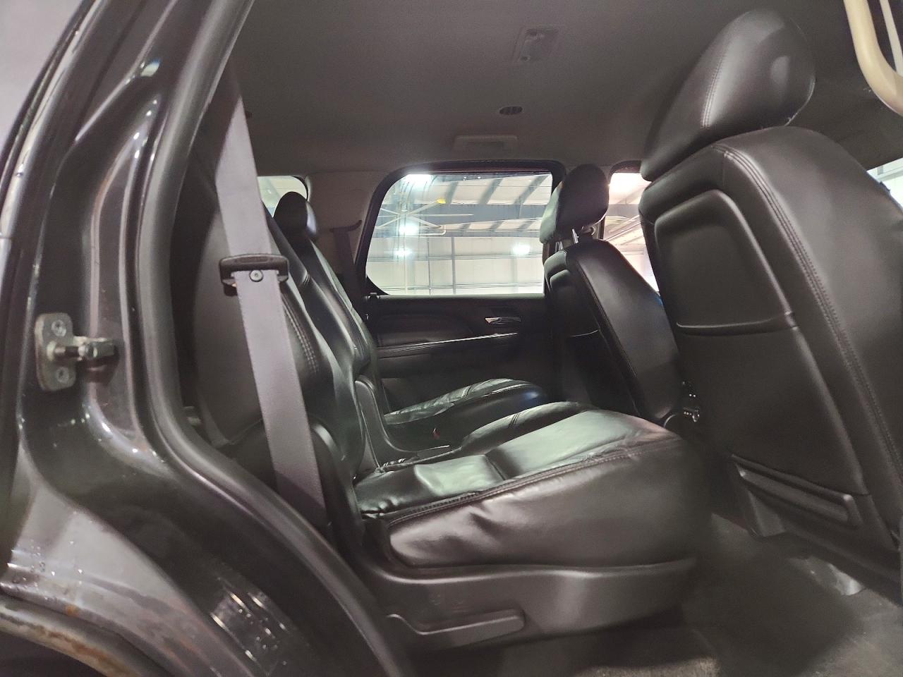 2010 CADILLAC ESCALADE photo 11