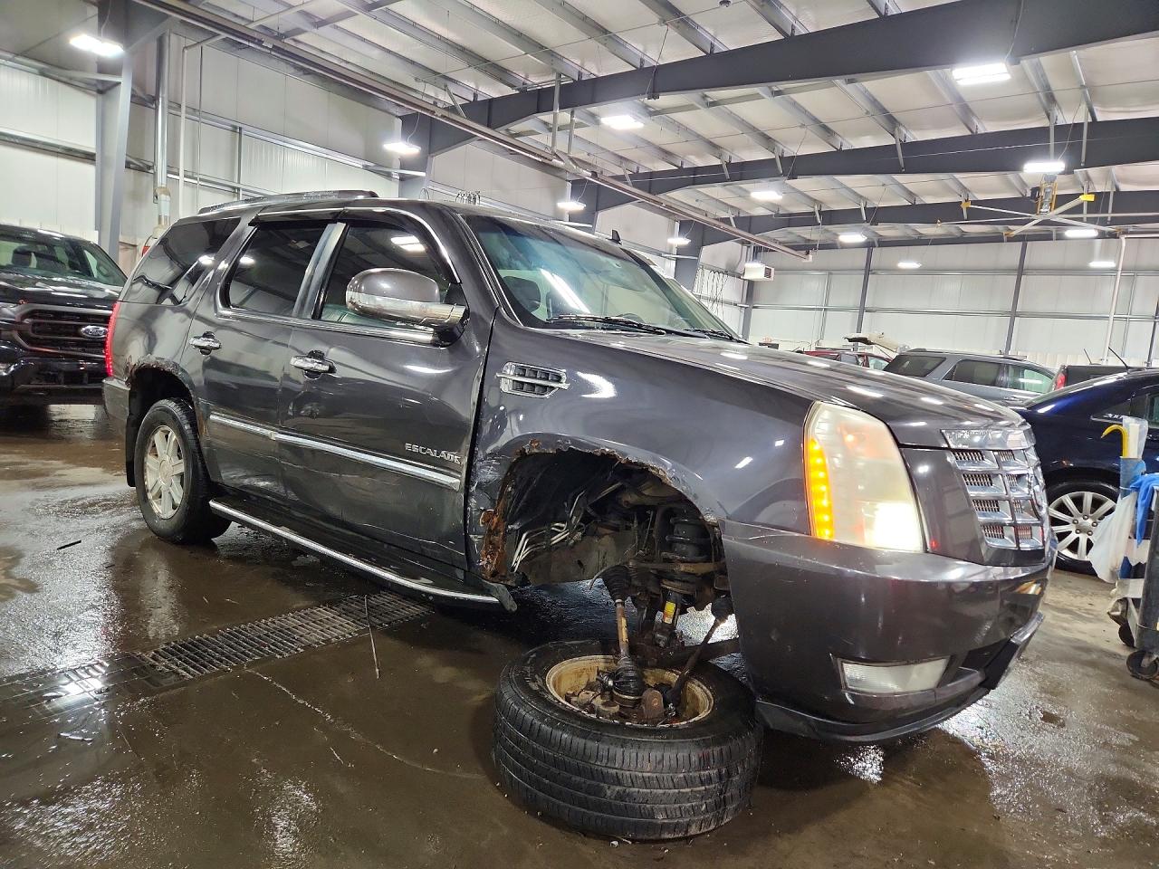 2010 CADILLAC ESCALADE photo 4
