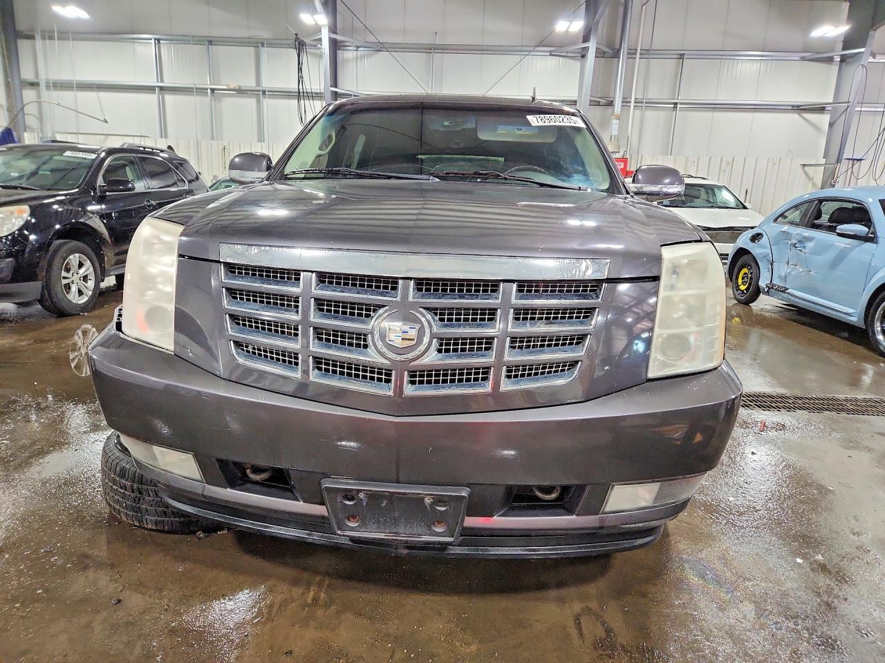 2010 CADILLAC ESCALADE photo 5