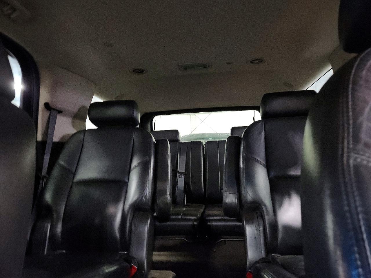 2010 CADILLAC ESCALADE photo 10