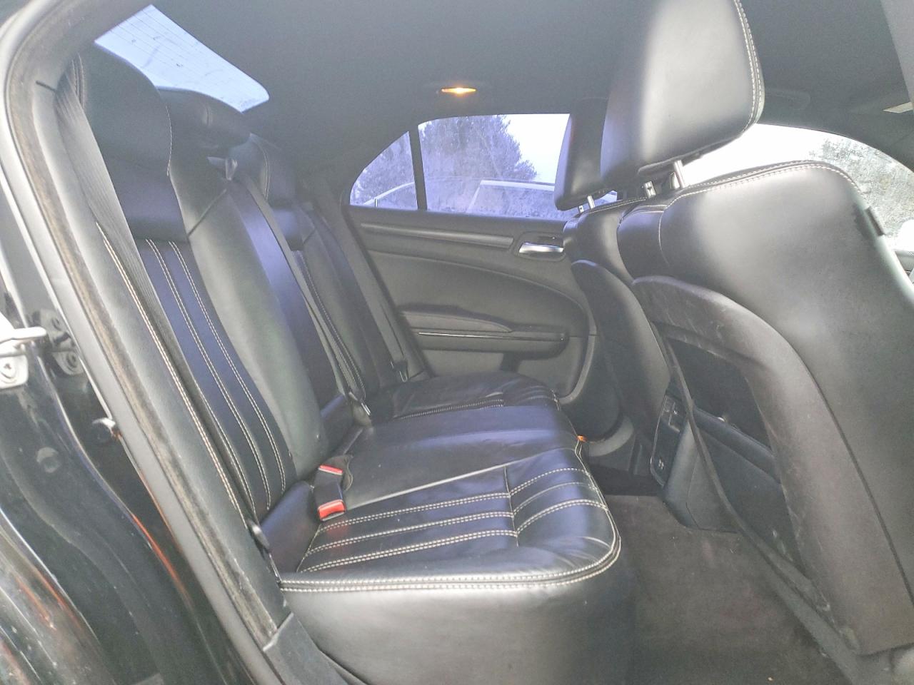2016 CHRYSLER 300 S photo 10