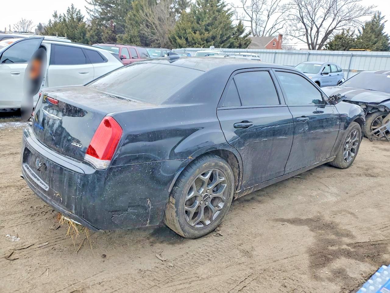 2016 CHRYSLER 300 S photo 3