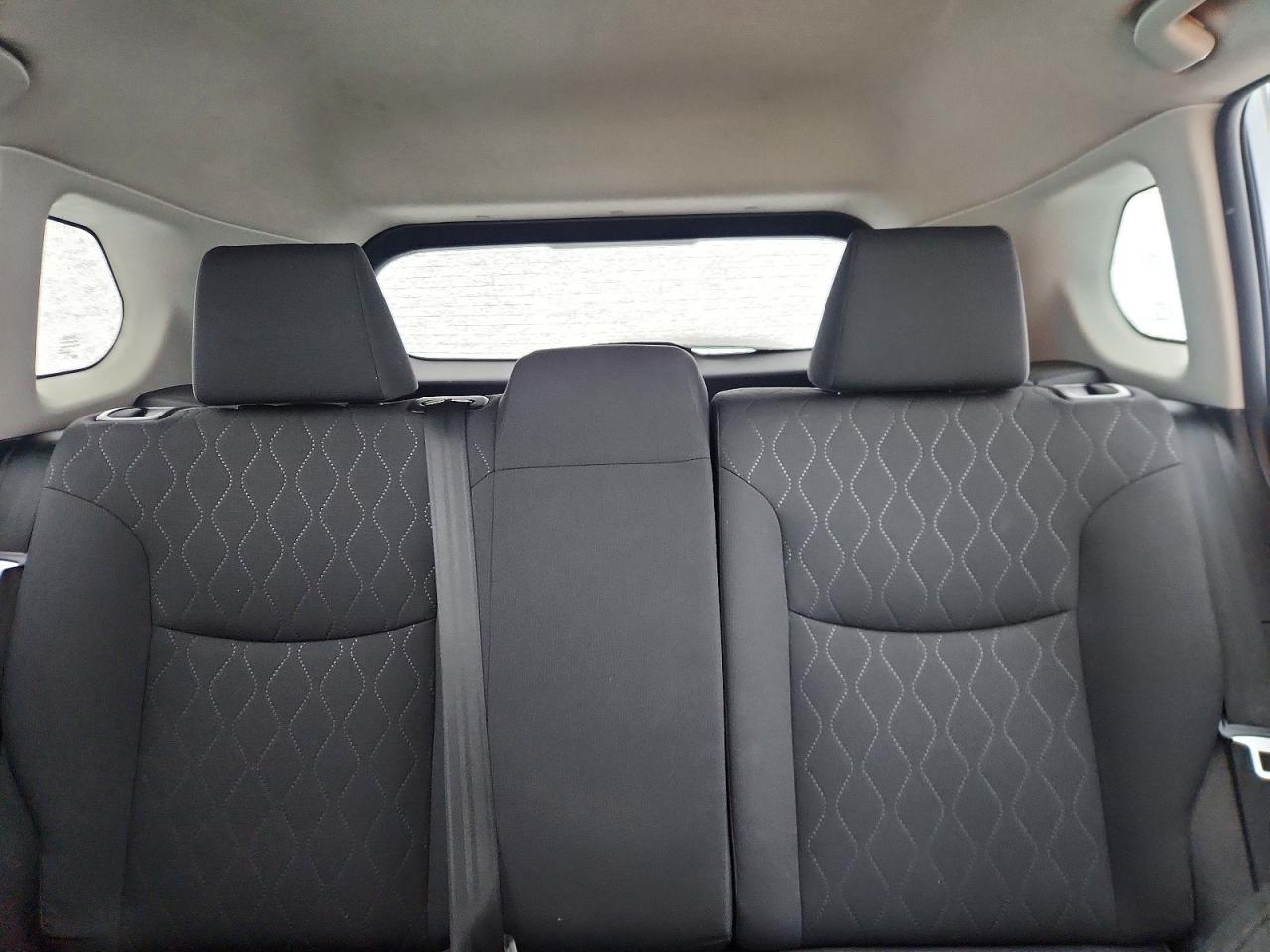 2022 TOYOTA COROLLA CROSS LE photo 10