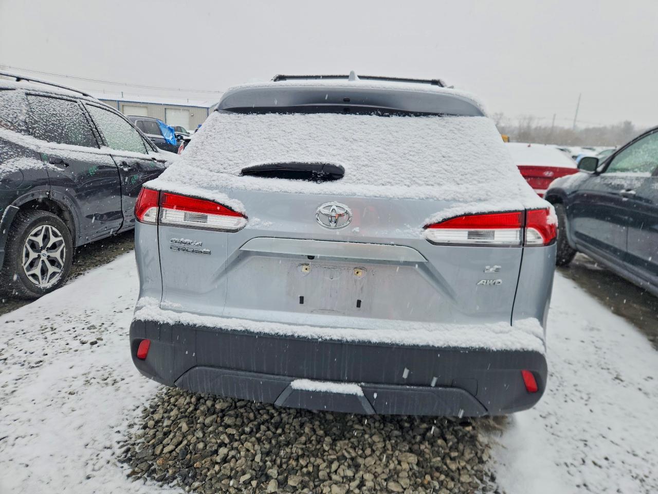 2022 TOYOTA COROLLA CROSS LE photo 6
