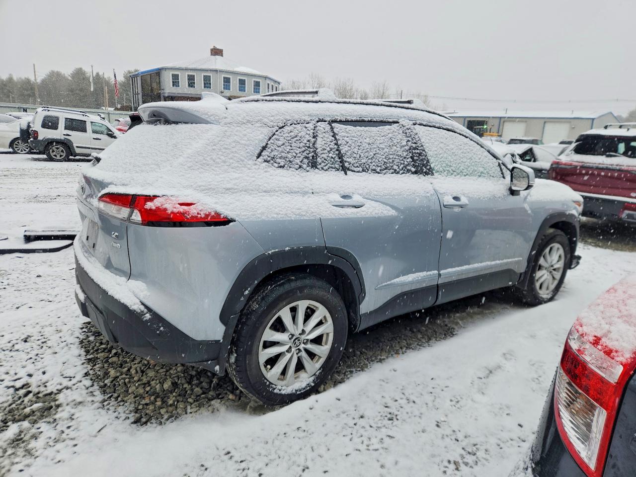 2022 TOYOTA COROLLA CROSS LE photo 3