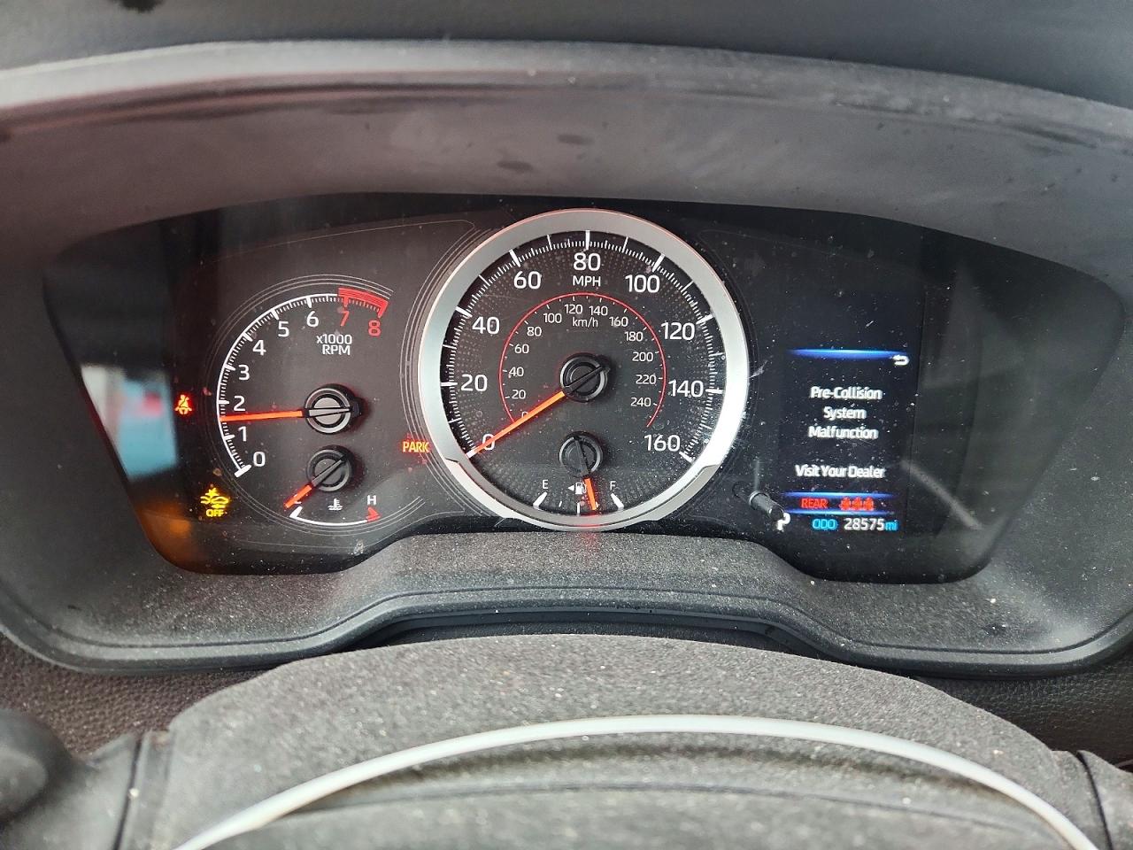 2022 TOYOTA COROLLA CROSS LE photo 9