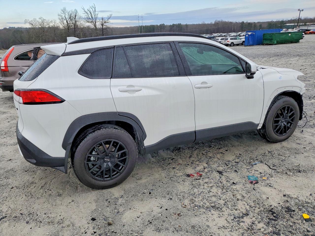 2023 TOYOTA COROLLA CROSS LE photo 5