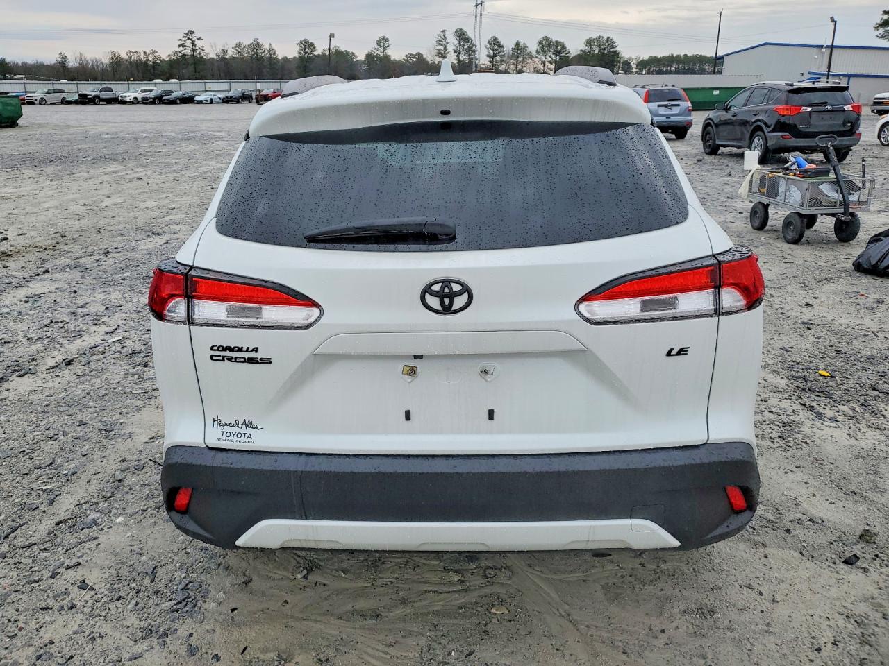 2023 TOYOTA COROLLA CROSS LE photo 11