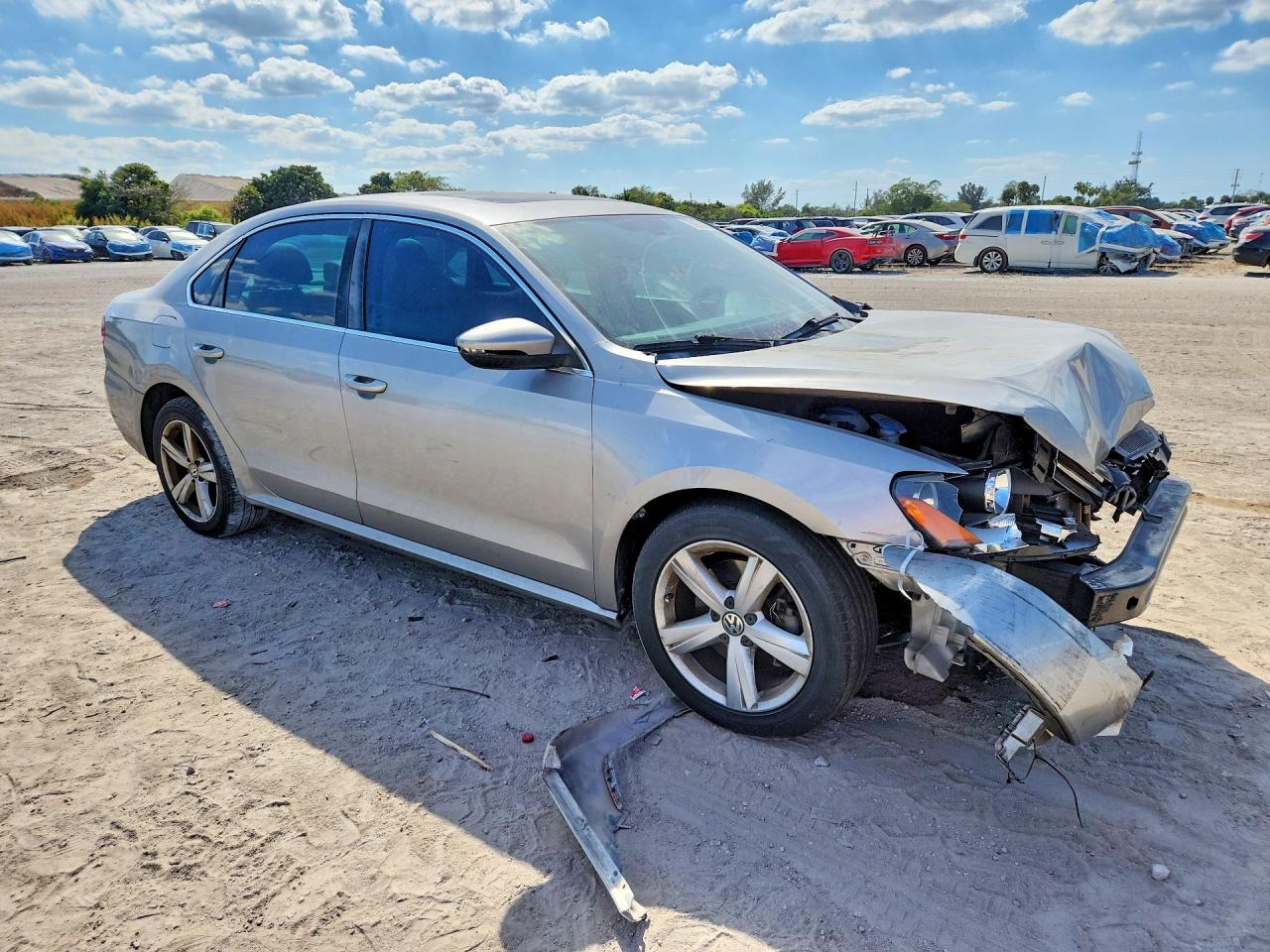 2012 VOLKSWAGEN PASSAT SE photo 7