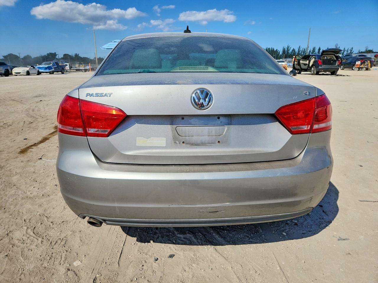 2012 VOLKSWAGEN PASSAT SE photo 11