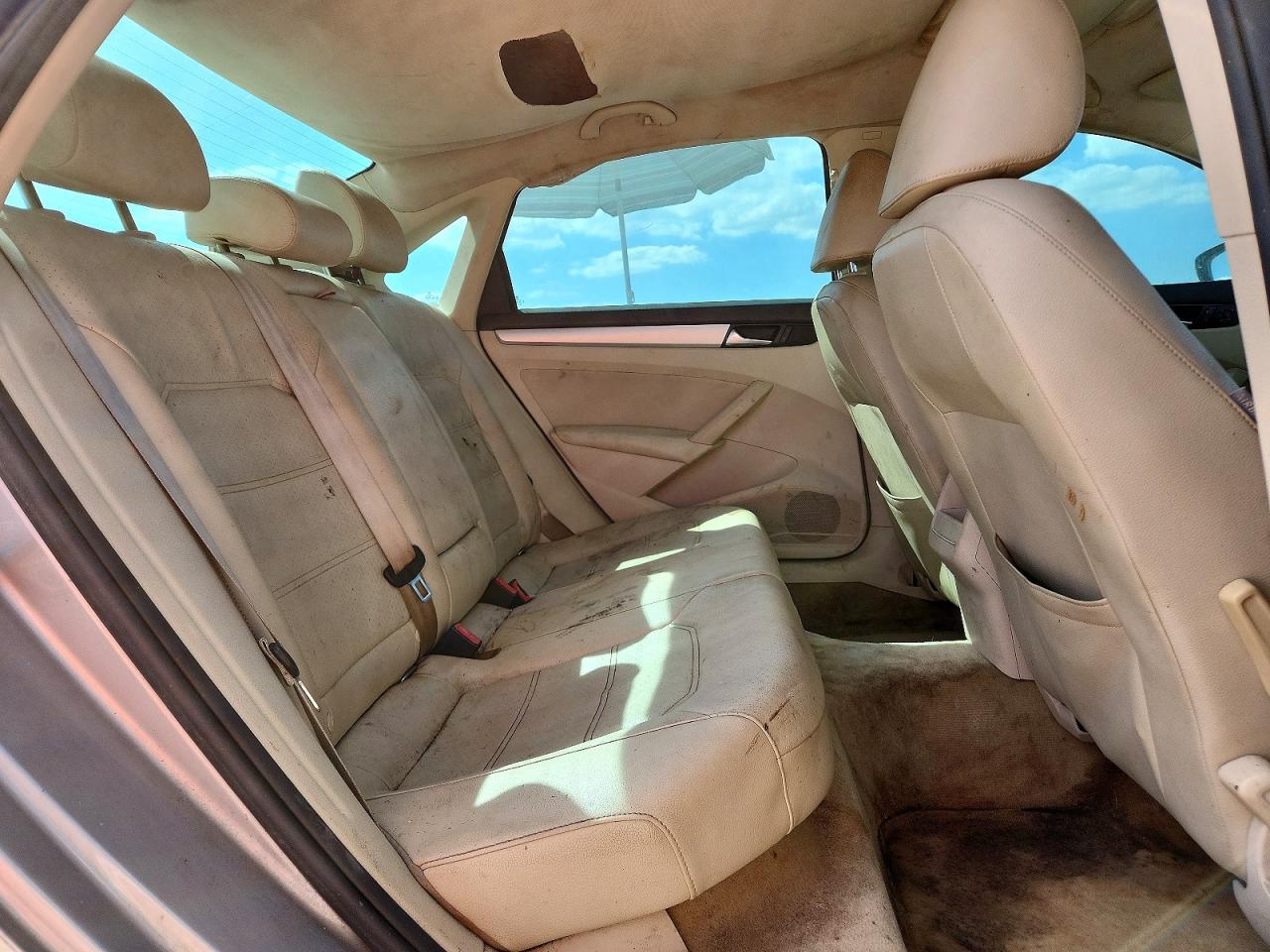 2012 VOLKSWAGEN PASSAT SE photo 19