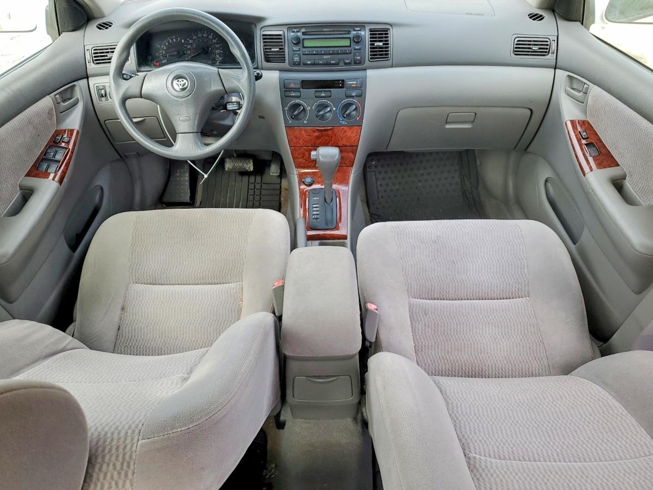 2005 TOYOTA COROLLA LE photo 8