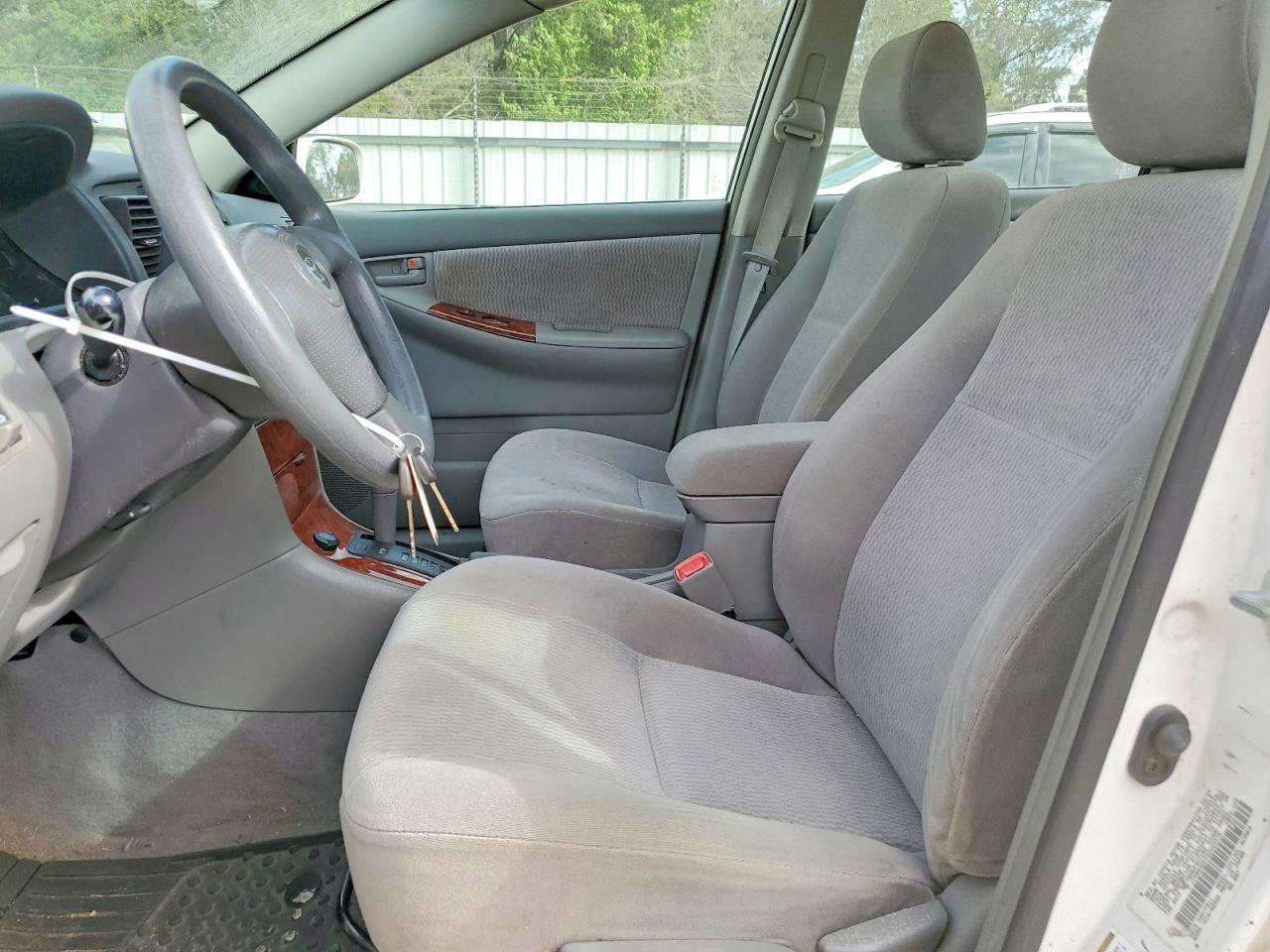 2005 TOYOTA COROLLA LE photo 7
