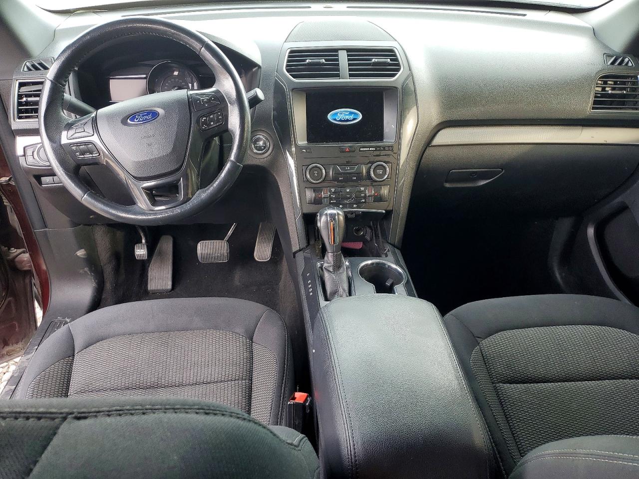 2019 FORD EXPLORER XLT photo 15