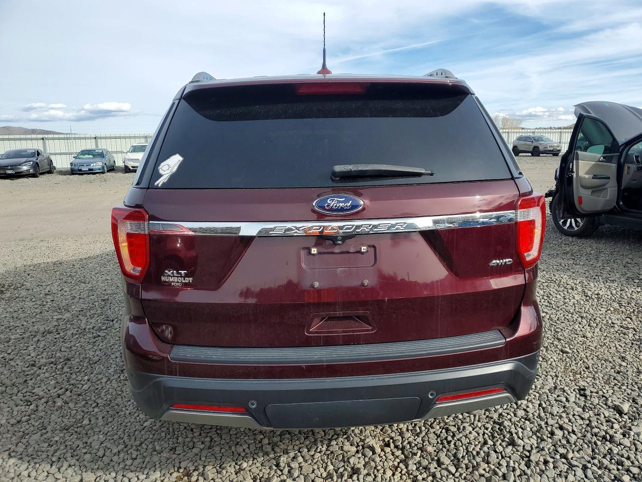 2019 FORD EXPLORER XLT photo 11