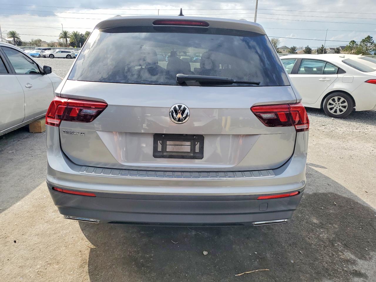 2021 VOLKSWAGEN TIGUAN S photo 11