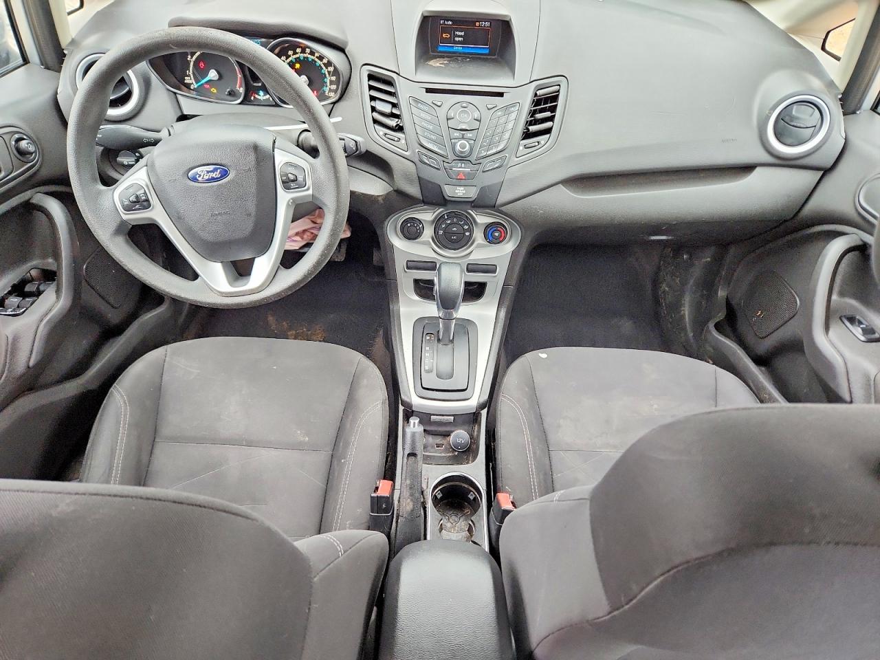 2019 FORD FIESTA SE photo 8