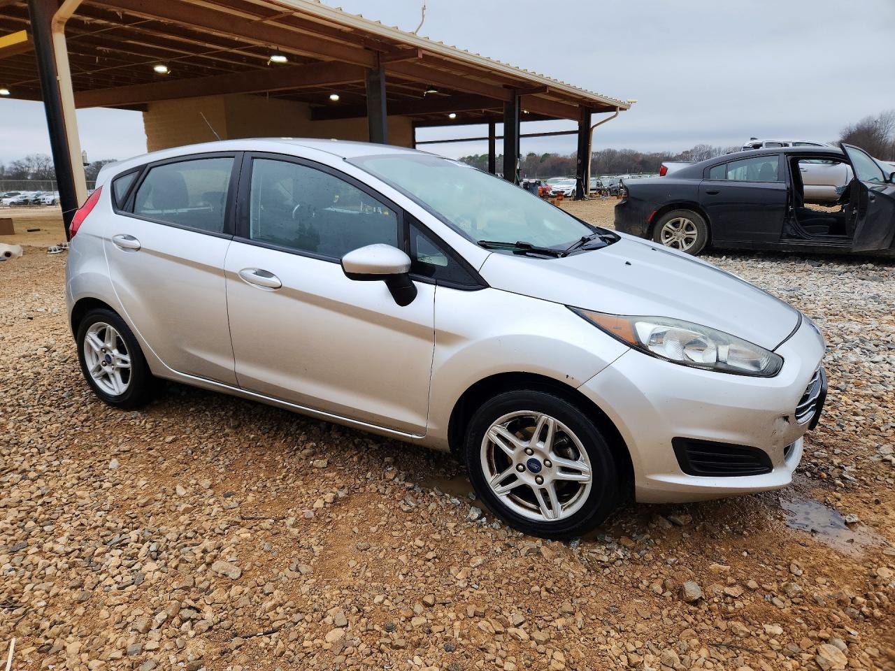 2019 FORD FIESTA SE photo 4
