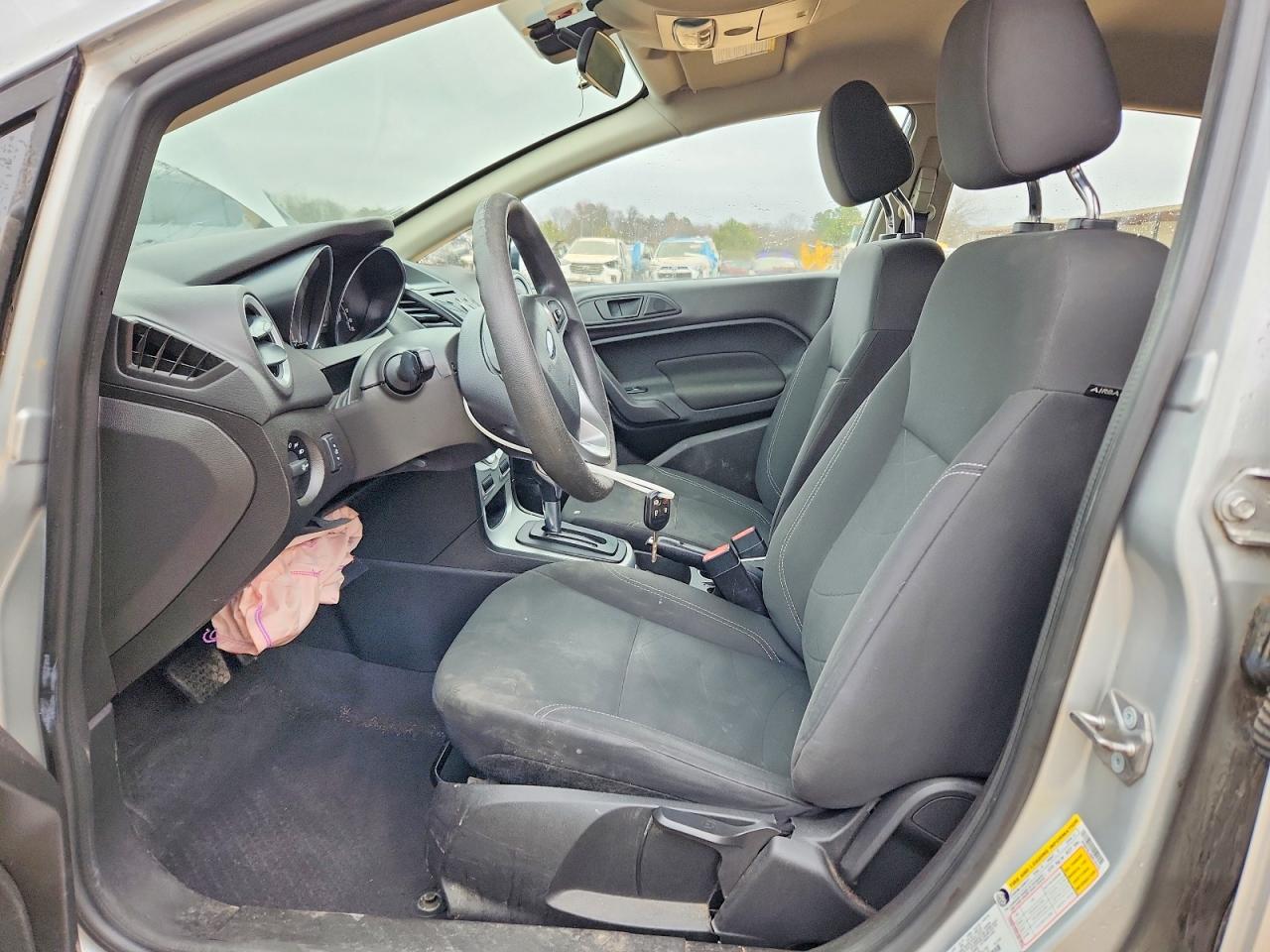 2019 FORD FIESTA SE photo 7