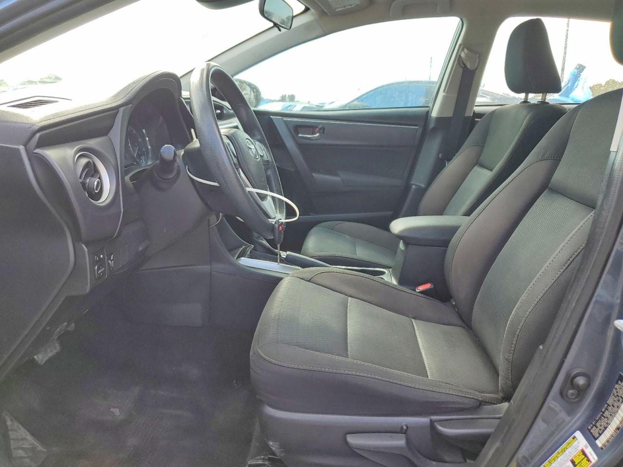 2017 TOYOTA COROLLA LE photo 13
