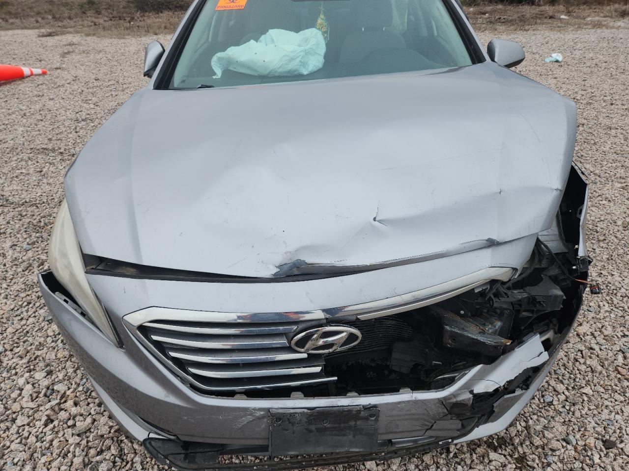 2015 HYUNDAI SONATA SE photo 11