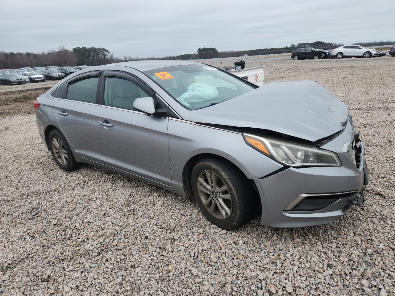 2015 HYUNDAI SONATA SE photo 4